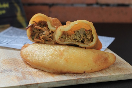 EMPANADA CARNE DESMECHADA